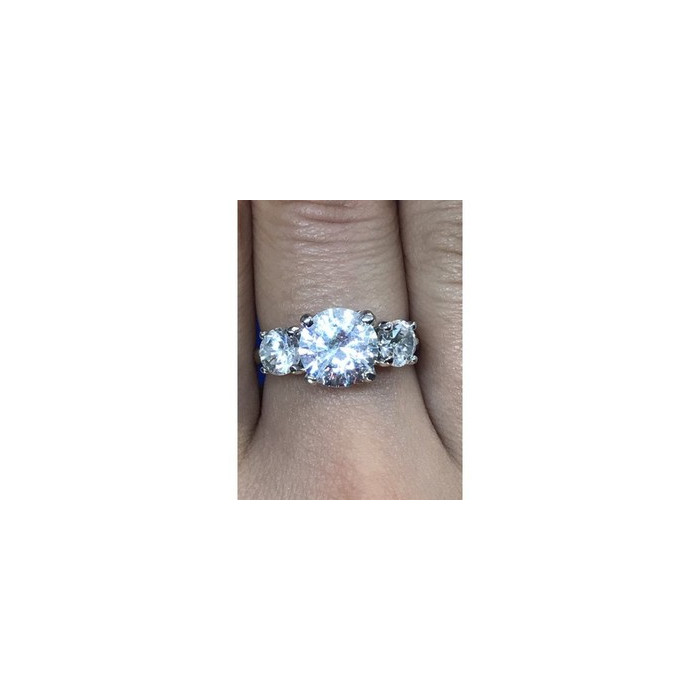 Beautiful Ring with CZ Size 7.5