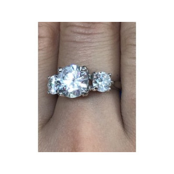 Beautiful Ring with CZ Size 7.5