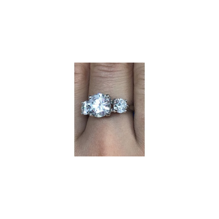 Beautiful Ring with CZ Size 7.5
