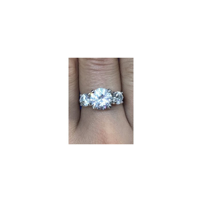 Beautiful Ring with CZ Size 7.5