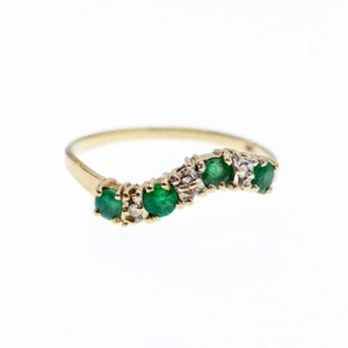 10K Yellow Gold Emeralds & Diamonds Ring Size 6.5