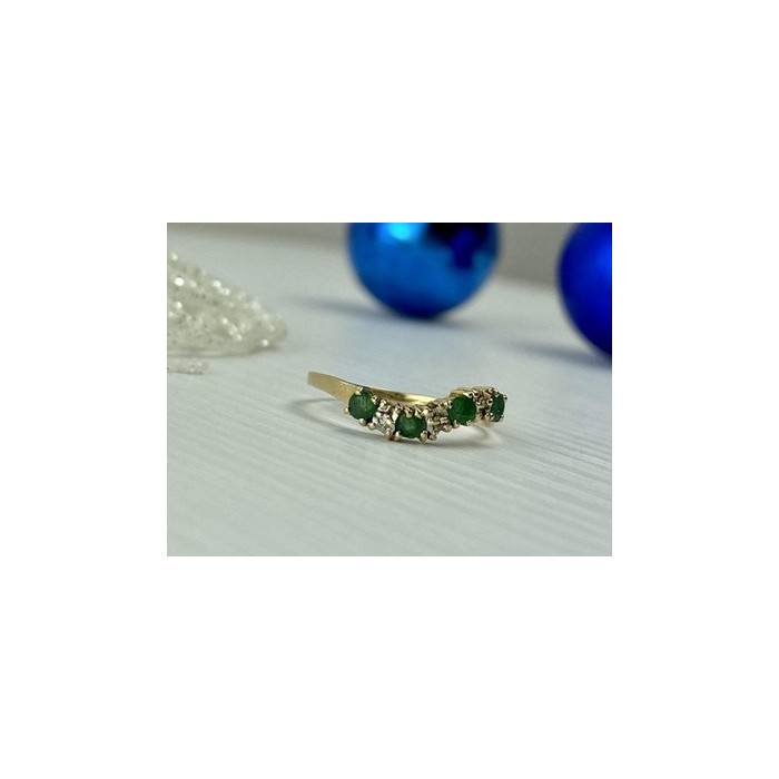 10K Yellow Gold Emeralds & Diamonds Ring Size 6.5