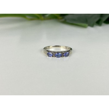 10K White Gold Iolite & Diamond Ring Size 7.5