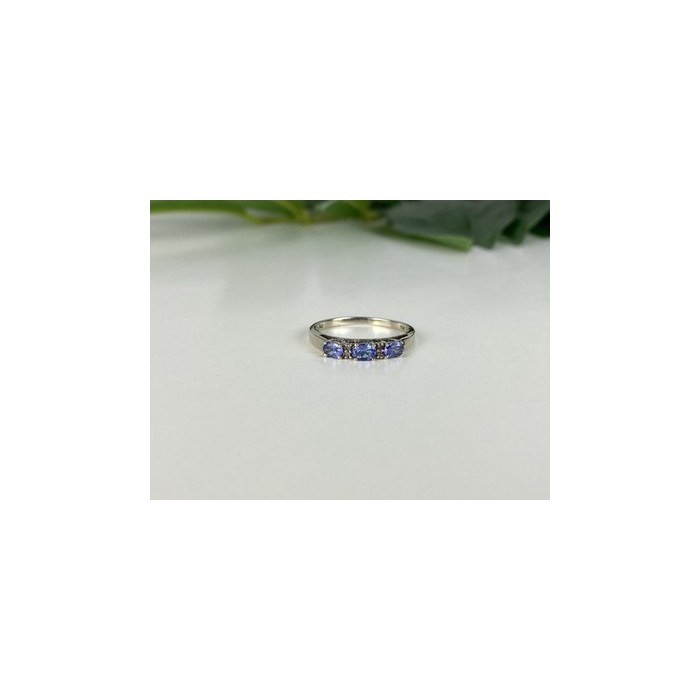 10K White Gold Iolite & Diamond Ring Size 7.5