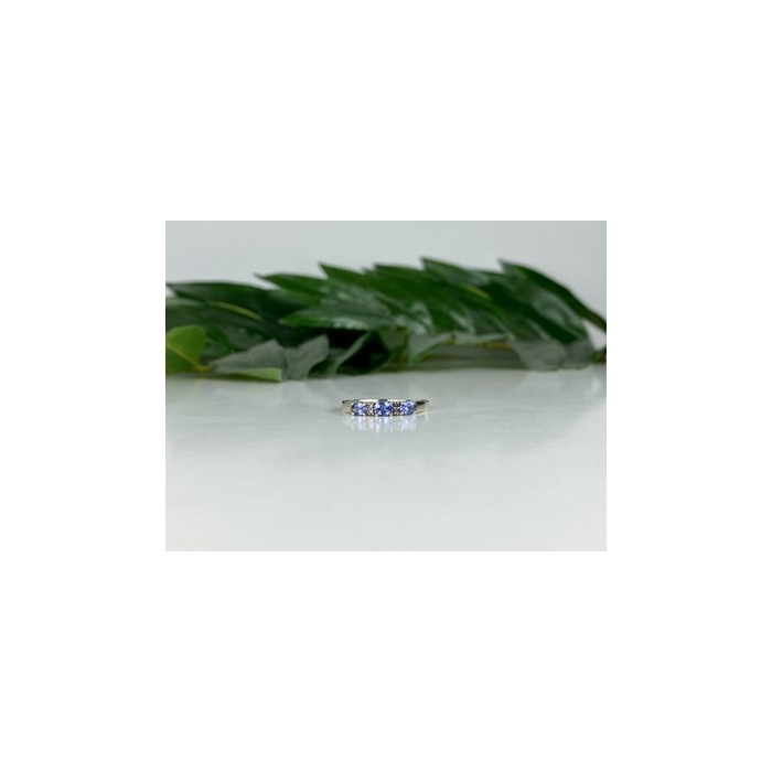 10K White Gold Iolite & Diamond Ring Size 7.5