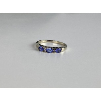 10K White Gold Iolite & Diamond Ring Size 7.5