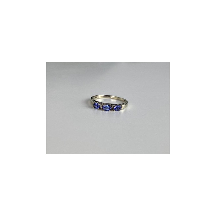 10K White Gold Iolite & Diamond Ring Size 7.5