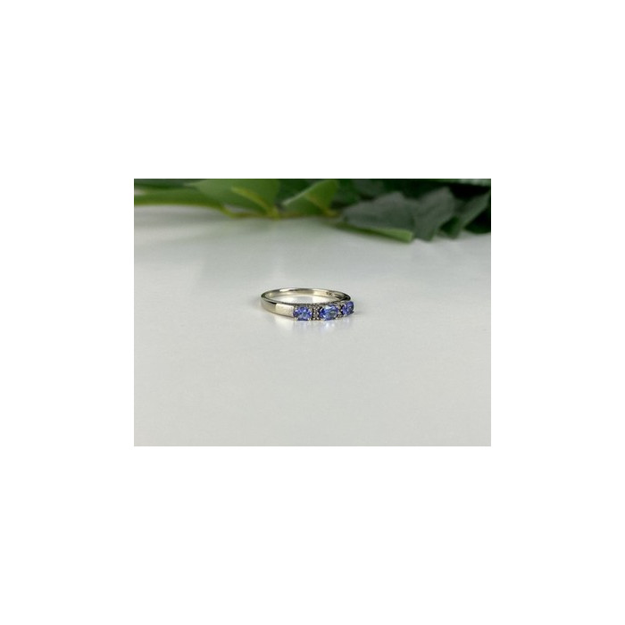 10K White Gold Iolite & Diamond Ring Size 7.5