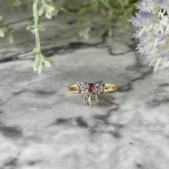 10K Yellow Gold Spinel & Diamonds 