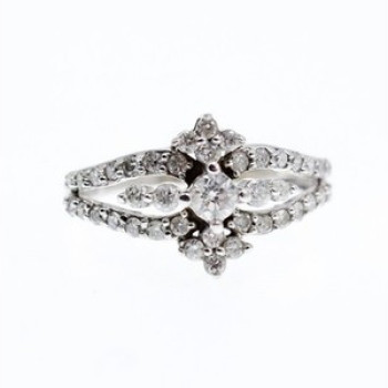 14K White Gold Diamonds Ring Size 6.5