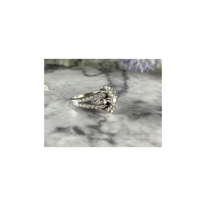 14K White Gold Diamonds Ring Size 6.5