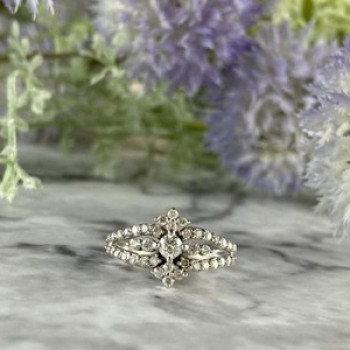 14K White Gold Diamonds Ring Size 6.5