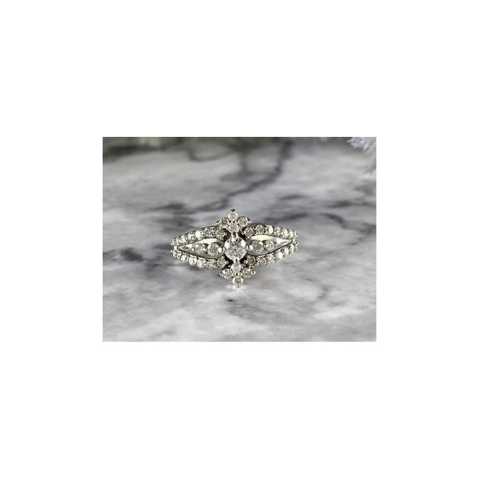 14K White Gold Diamonds Ring Size 6.5