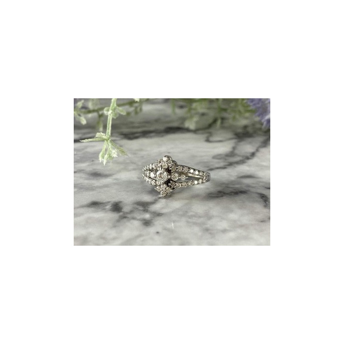 14K White Gold Diamonds Ring Size 6.5