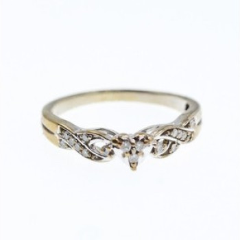 10K White Gold Diamonds Ring Size 7.5