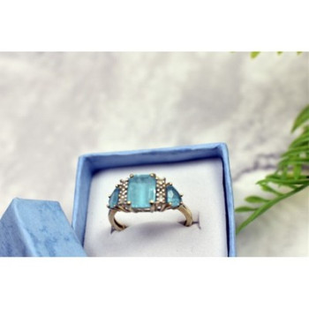 10K Yellow Gold Blue Topas & Diamonds Ring Size 6.5