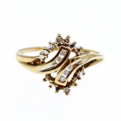 10K Yellow Gold Diamonds Ring Size 7.5
