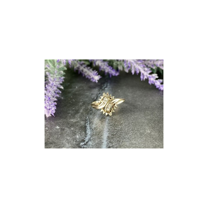 10K Yellow Gold Diamonds Ring Size 7.5