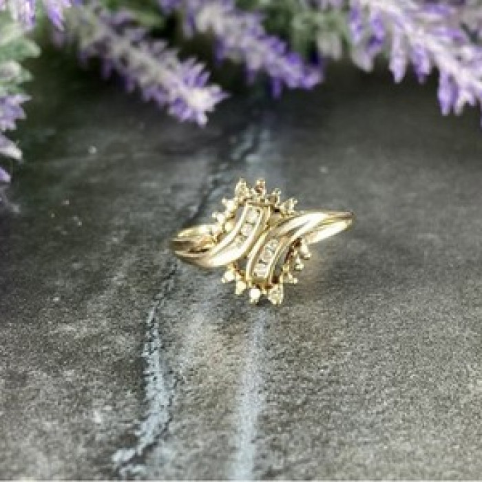 10K Yellow Gold Diamonds Ring Size 7.5