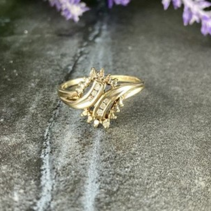 10K Yellow Gold Diamonds Ring Size 7.5