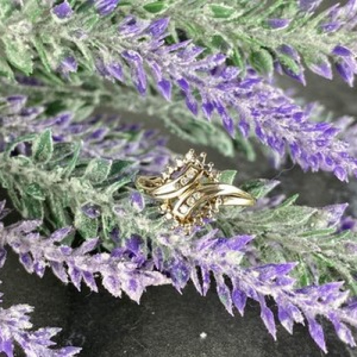 10K Yellow Gold Diamonds Ring Size 7.5