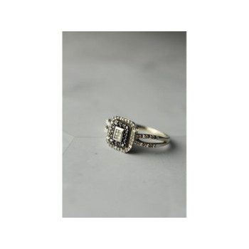 10K White Gold Black Spinel & Diamonds Ring Size 7.5