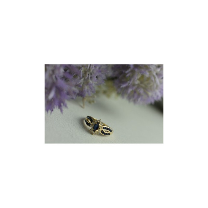 14K Yellow Gold Sapphire & Diamonds Ring Size 5.5