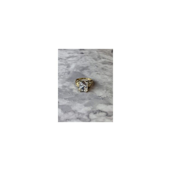 10K Yellow Gold CZ Ring Size 6.5 UTC