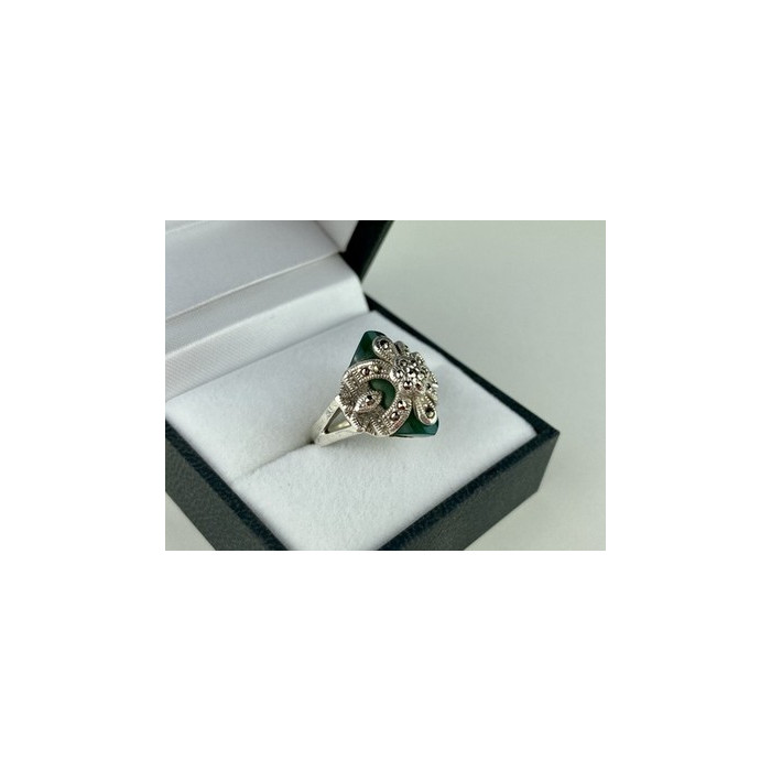 925 Sterling Silver Green Nephrite (Jade) & Marcasites Ring Size 5.5