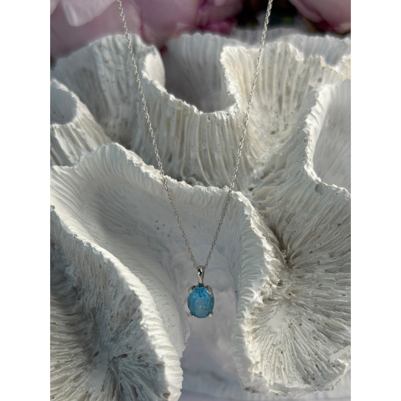 14K White Gold Pendant & 10K White Gold Chain Topaz