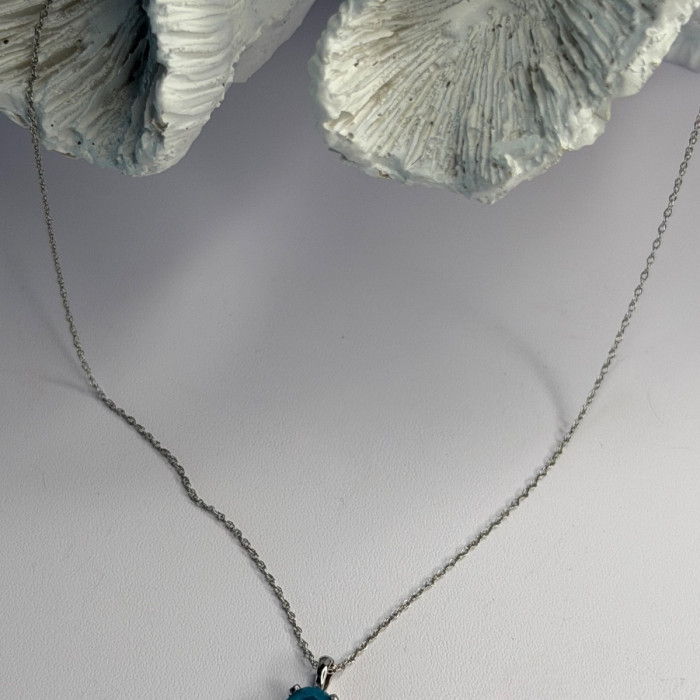 14K White Gold Topaz Pendant & 10K White Gold Chain