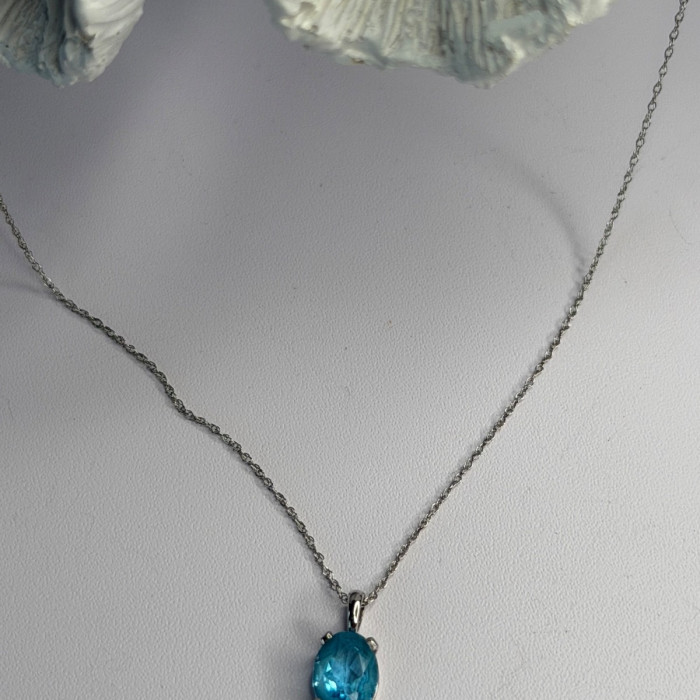 14K White Gold Topaz Pendant & 10K White Gold Chain