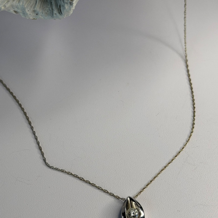 Elegant 14K White Gold Diamond 0.25 ct Necklace
