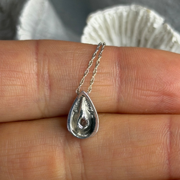 Elegant 14K White Gold Diamond 0.25 ct Necklace