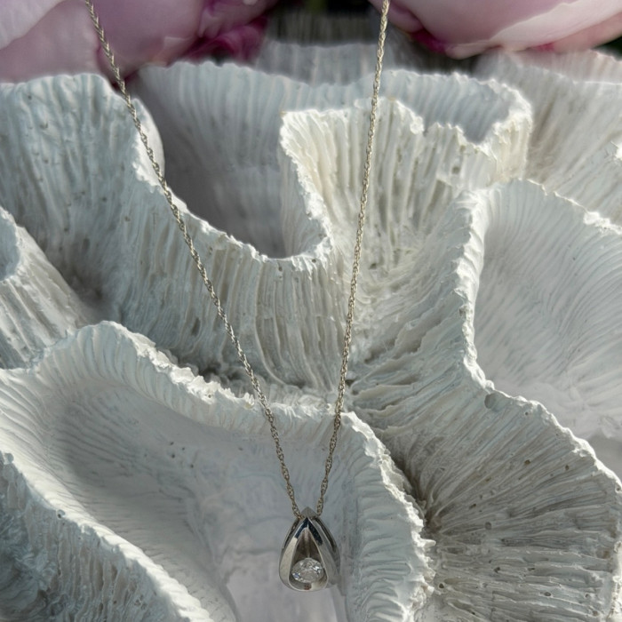 Elegant 14K White Gold Diamond 0.25 ct Necklace