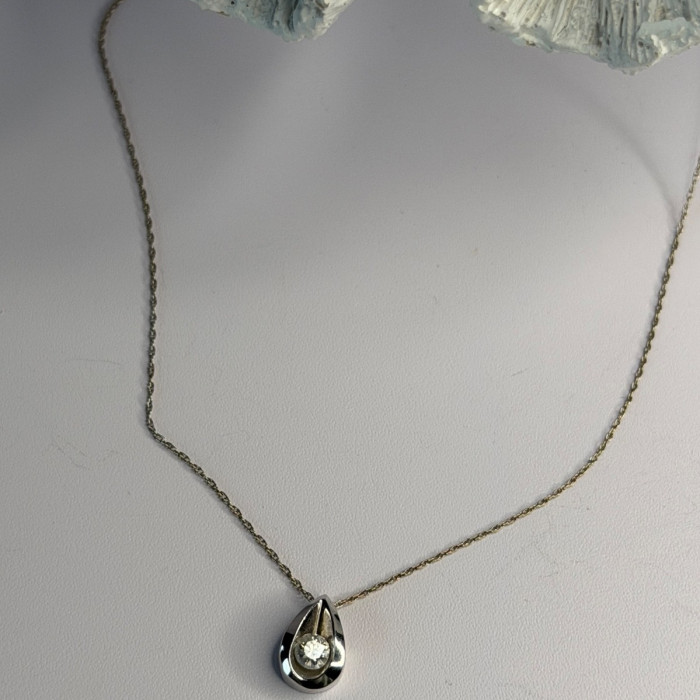 Elegant 14K White Gold Diamond 0.25 ct Necklace