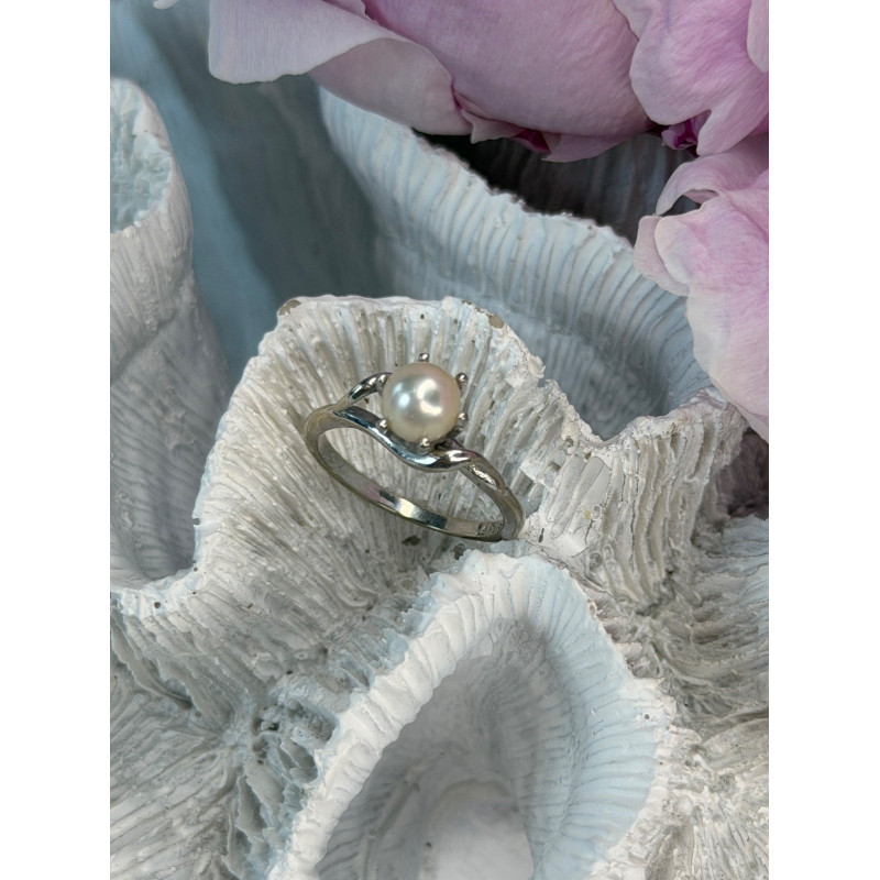 La Pais 14K White Gold Pearl Ring Size 6.5