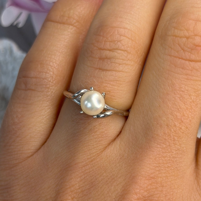La Pais 14K White Gold Pearl Ring Size 6.5