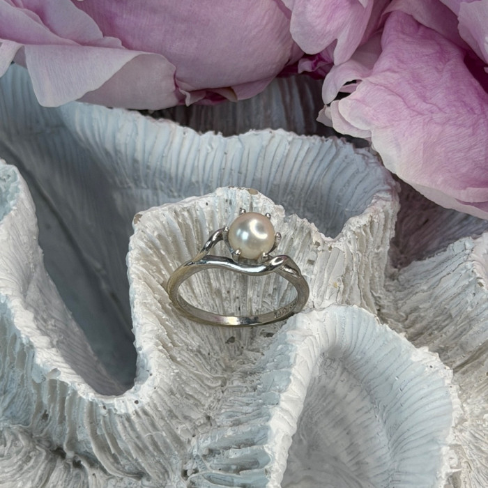 La Pais 14K White Gold Pearl Ring Size 6.5