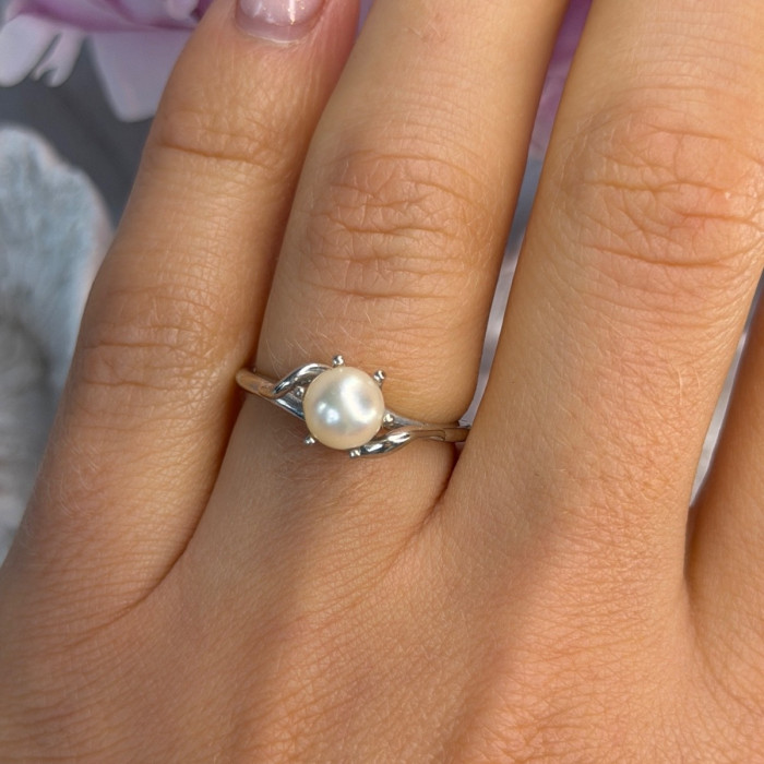 La Pais 14K White Gold Pearl Ring Size 6.5