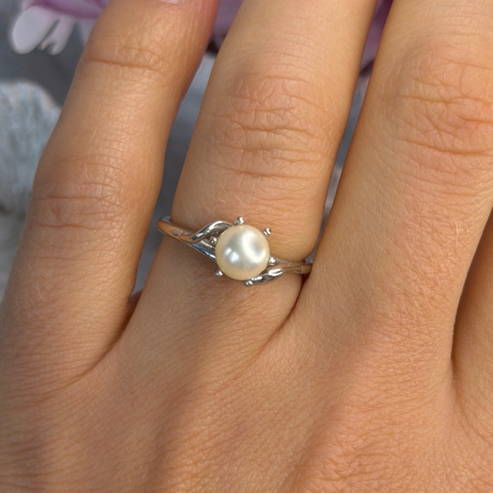 La Pais 14K White Gold Pearl Ring Size 6.5