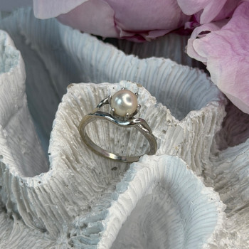 La Pais 14K White Gold Pearl Ring Size 6.5