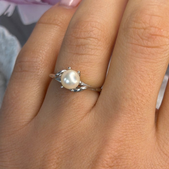 La Pais 14K White Gold Pearl Ring Size 6.5