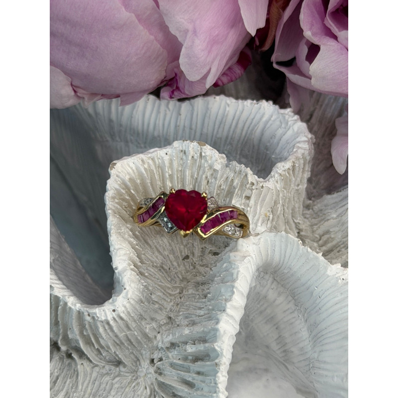 10K Yellow Gold Ruby & Diamond Heart Ring Size 7
