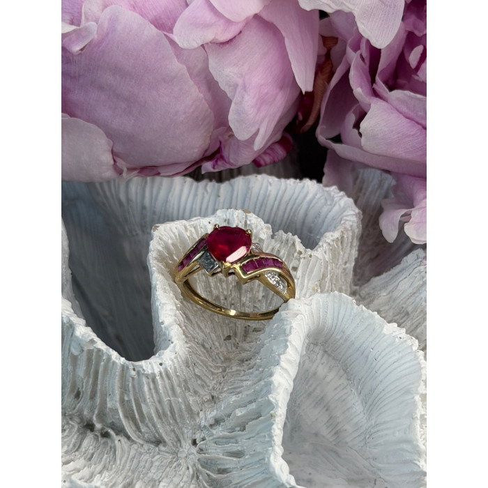 10K Yellow Gold Ruby & Diamond Heart Ring Size 7