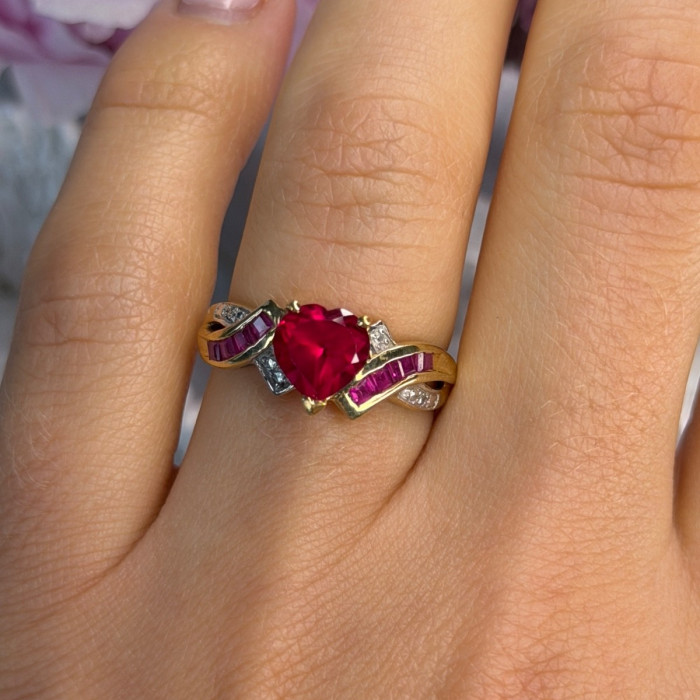 10K Yellow Gold Ruby & Diamond Heart Ring Size 7