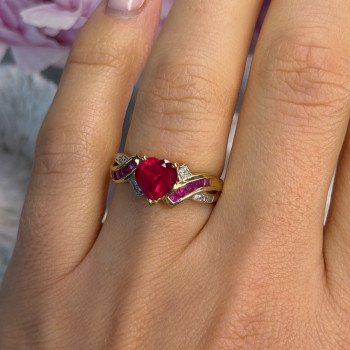 10K Yellow Gold Ruby & Diamond Heart Ring Size 7