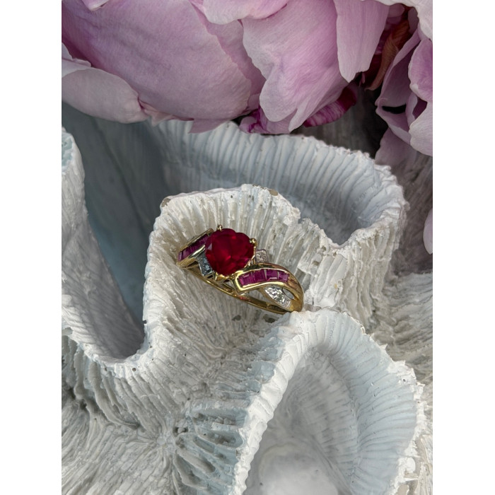 10K Yellow Gold Ruby & Diamond Heart Ring Size 7