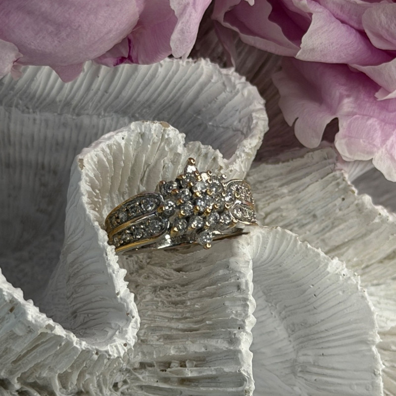 10K Yellow & White Gold Diamond Flower 1.36 ct Ring Size 7