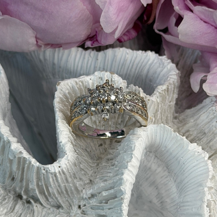 10K Yellow & White Gold Diamond Flower 1.36 ct Ring Size 7